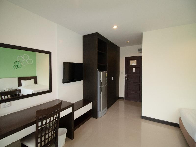 Phavina Hotel & Grand Boutique Rayong image