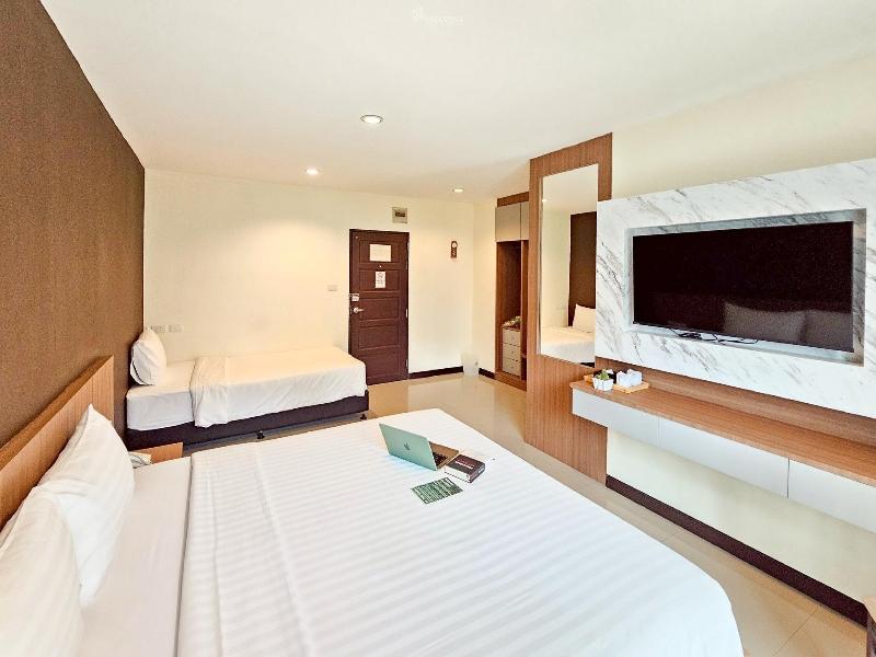 Phavina Hotel & Grand Boutique Rayong image