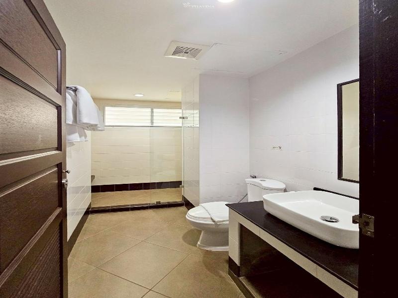 Phavina Hotel & Grand Boutique Rayong image