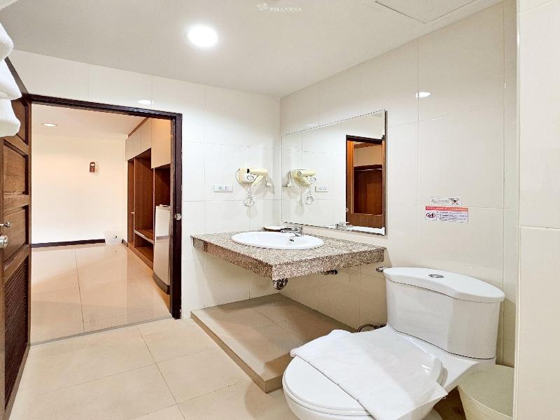 Phavina Hotel & Grand Boutique Rayong image