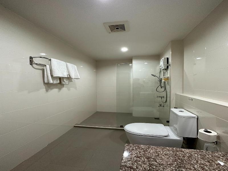 Phavina Hotel & Grand Boutique Rayong image
