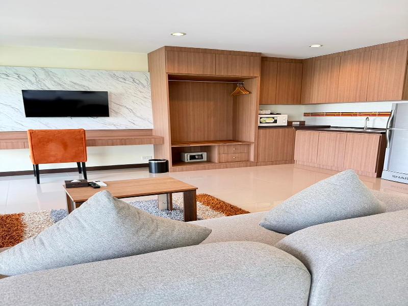Phavina Hotel & Grand Boutique Rayong image