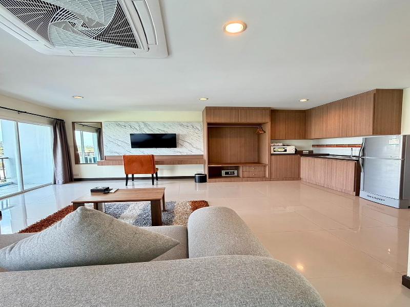 Phavina Hotel & Grand Boutique Rayong image