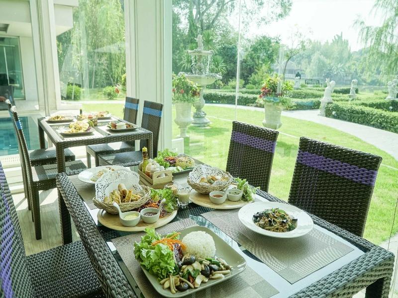 Nantra Chiangmai Riverfront Hotel