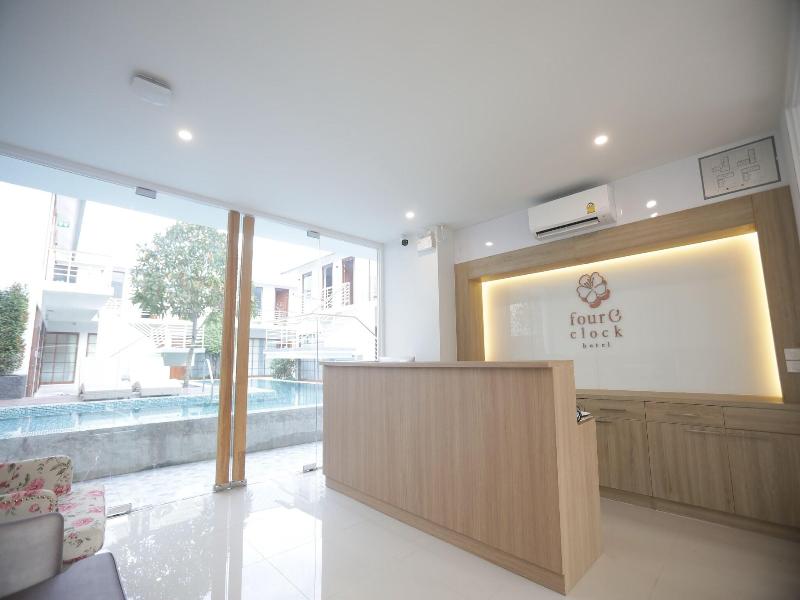 Four O'clock Hotel image