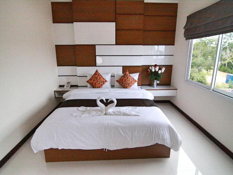 Ttt Hotel