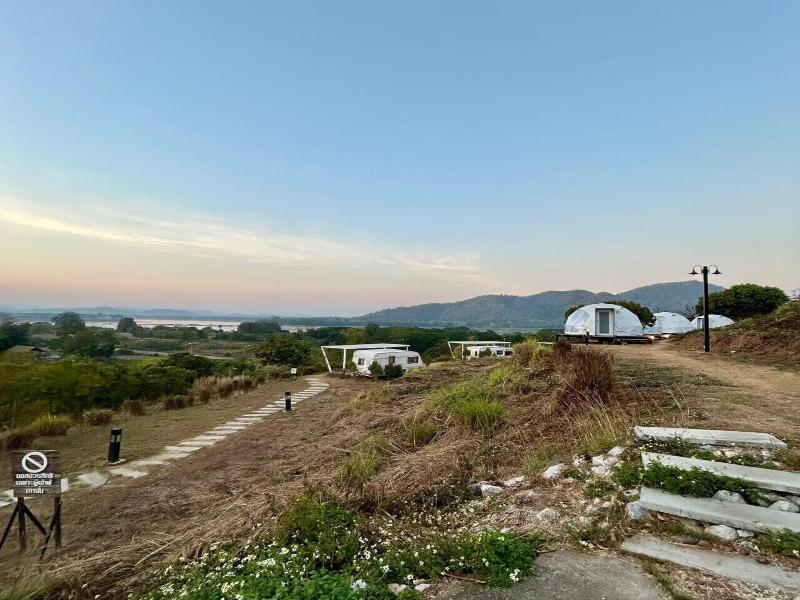Chiangkhan River Green Hill