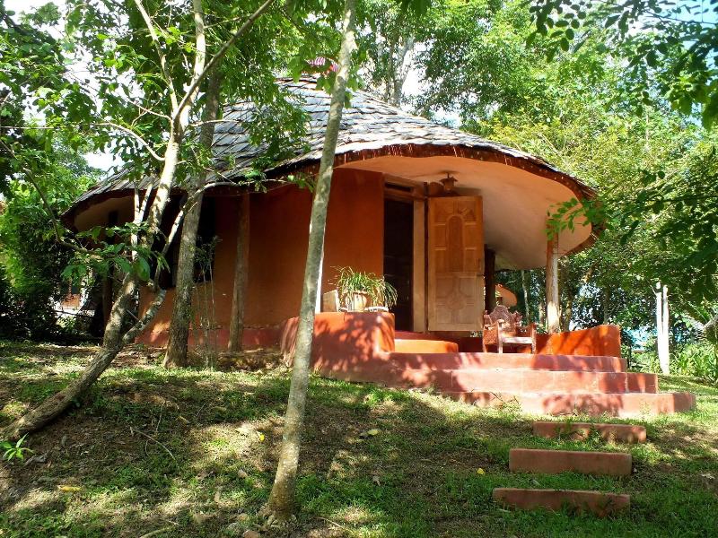Chiang Dao Roundhouses, Chiang Dao