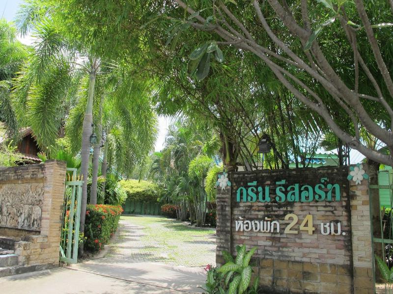 The Green Resort Sri Racha image