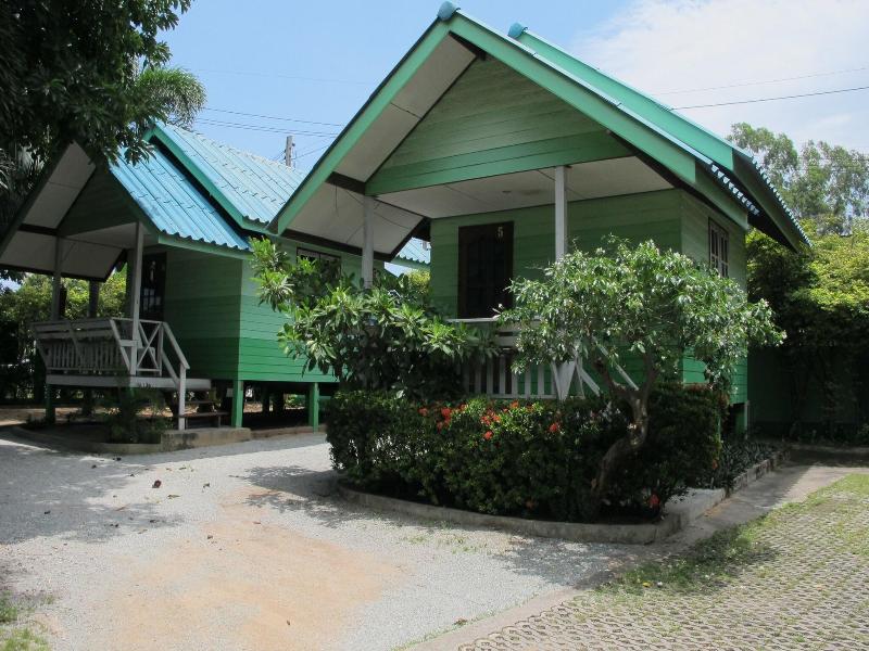 The Green Resort Sri Racha image