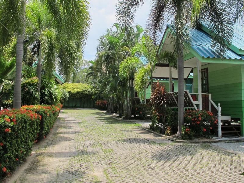 The Green Resort Sri Racha image