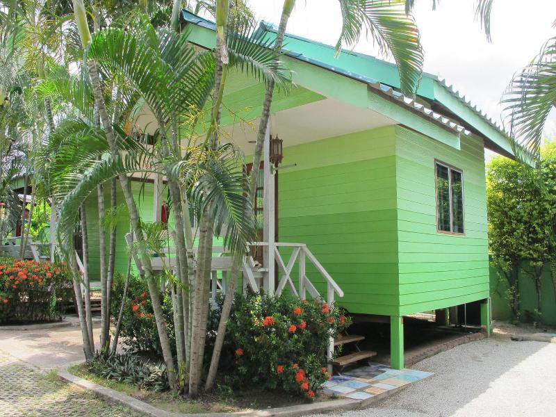 The Green Resort Sri Racha image