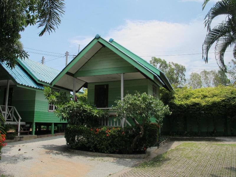 The Green Resort Sri Racha image