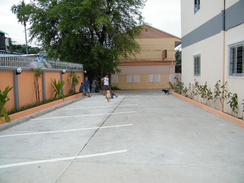 Fun Dee Mansion