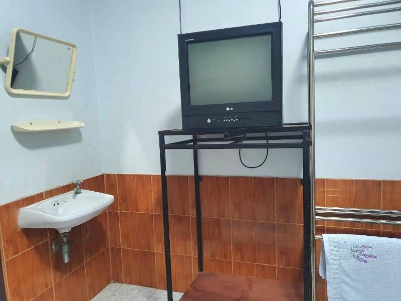 Rich Hotel - Image 9