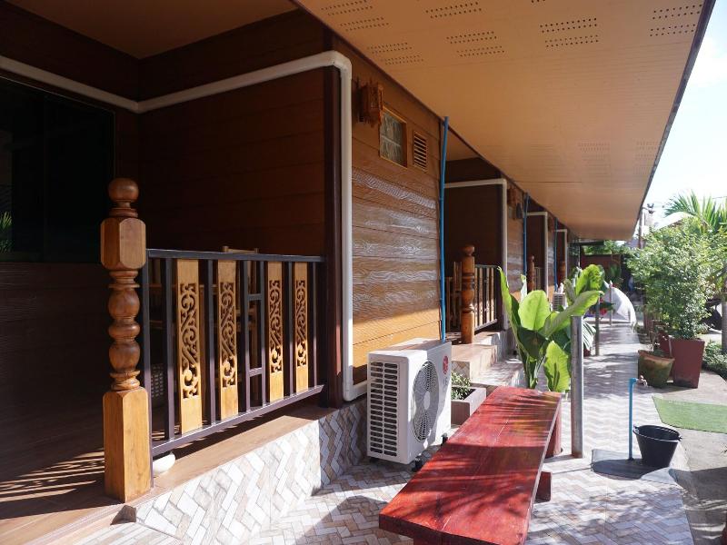 Lampang Bouteak Resort