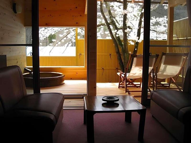 Nakaoyama Onsen Shosenkaku image