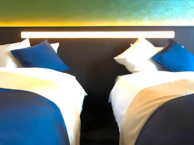 Marutamachi Crystal Hotel image