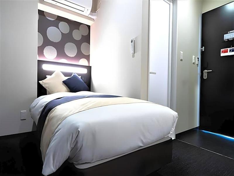 Marutamachi Crystal Hotel image