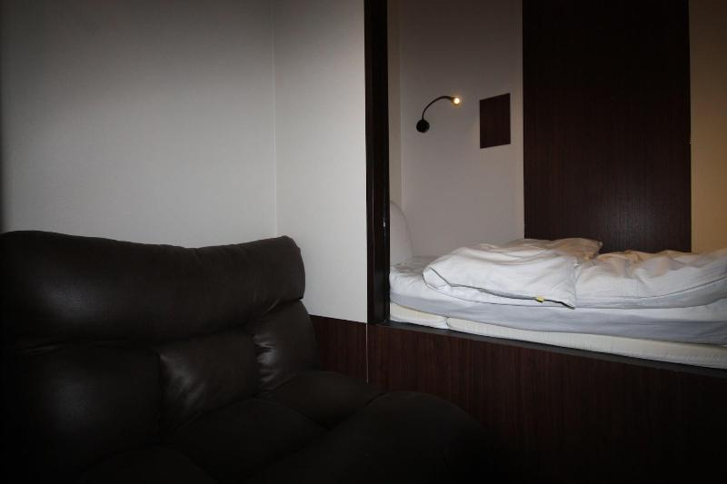 Hotel Cabin Style – Caters to Men image