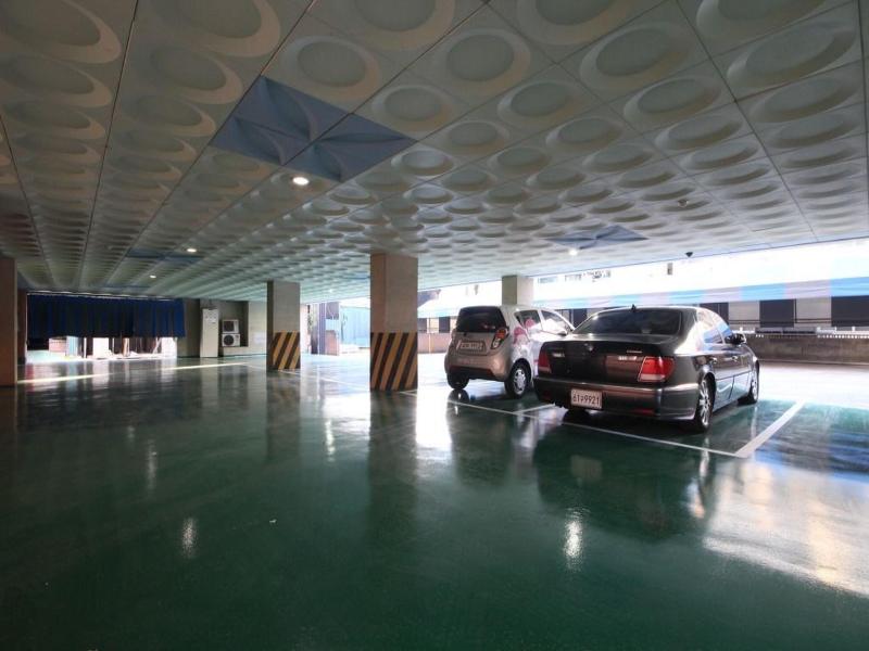 Utopia Motel image