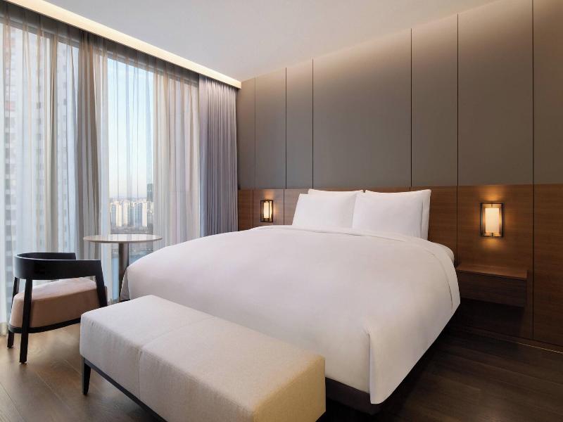 Courtyard By Marriott Suwon image