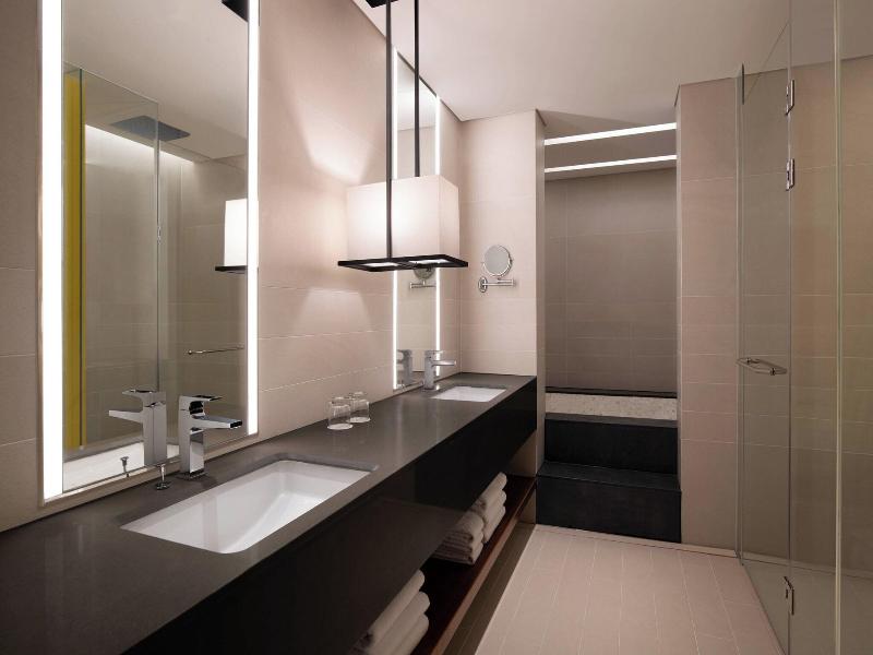 Courtyard By Marriott Suwon image
