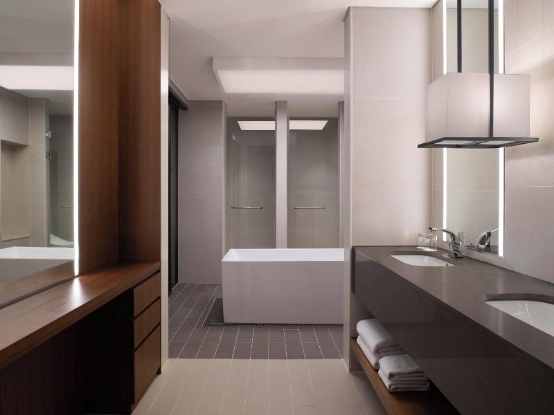Courtyard By Marriott Suwon image
