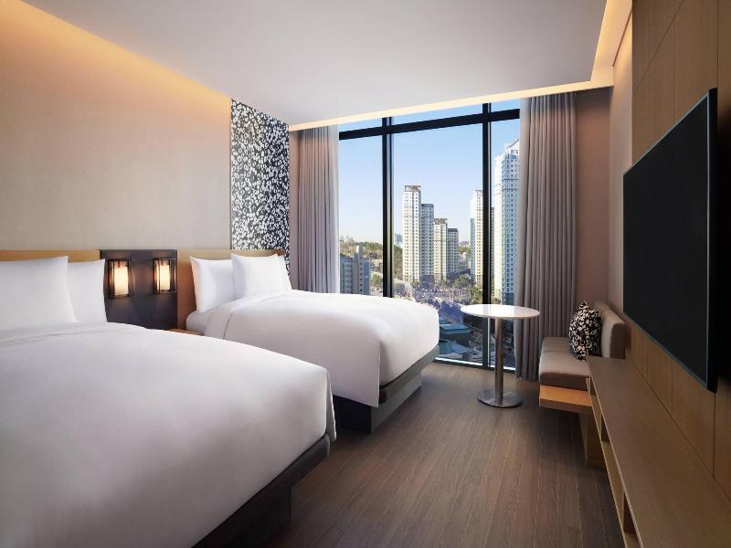 Courtyard By Marriott Suwon image