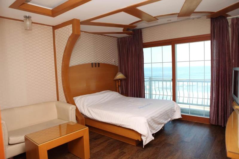 Benikea Mountain And Sea Yangyang image