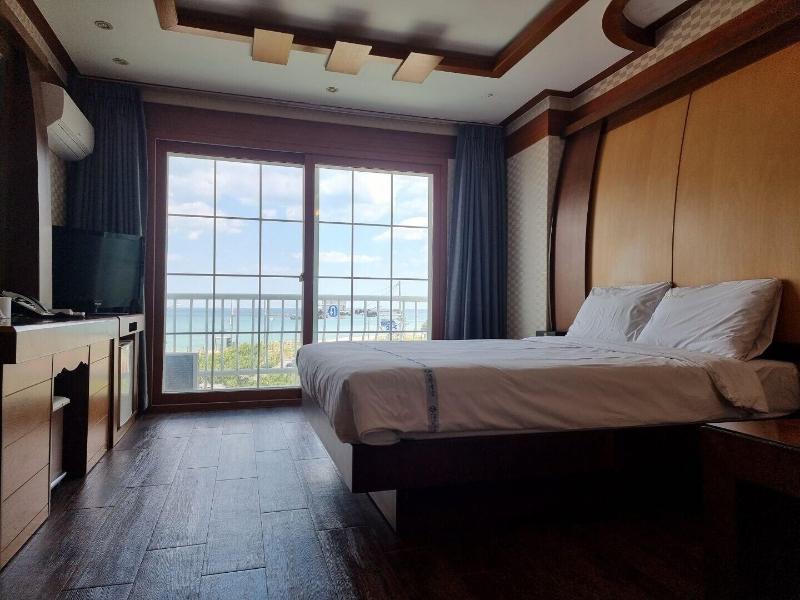 Benikea Mountain And Sea Yangyang image