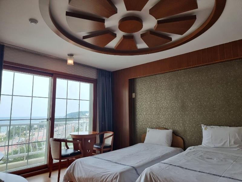Benikea Mountain And Sea Yangyang image