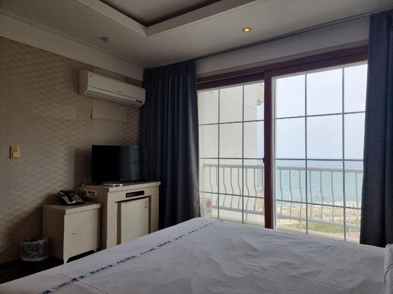 Benikea Mountain And Sea Yangyang image