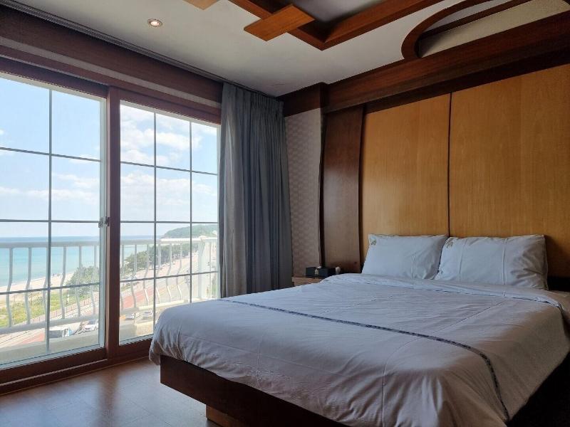 Benikea Mountain And Sea Yangyang image