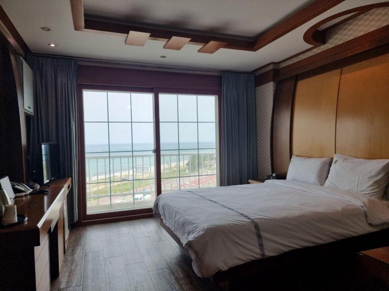 Benikea Mountain And Sea Yangyang image