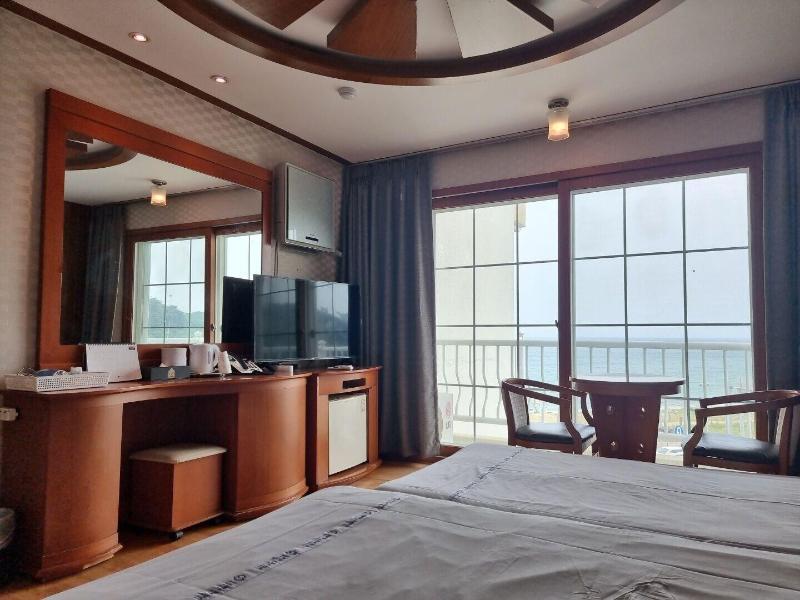 Benikea Mountain And Sea Yangyang image
