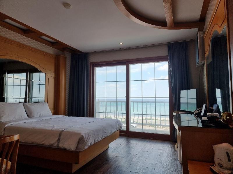 Benikea Mountain And Sea Yangyang image