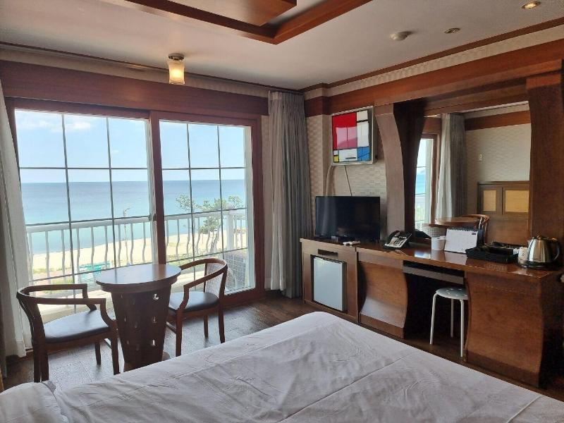 Benikea Mountain And Sea Yangyang image