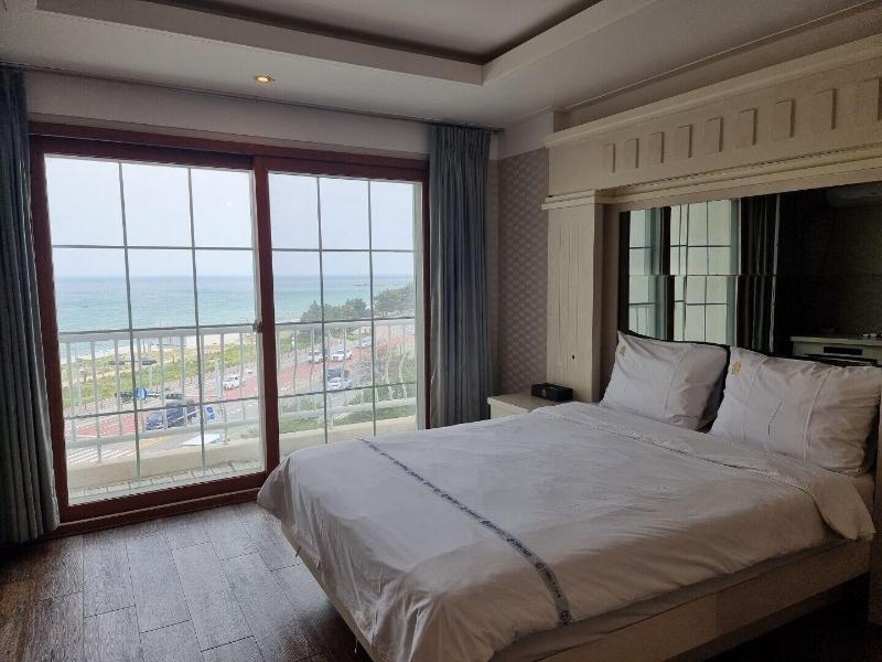 Benikea Mountain And Sea Yangyang image