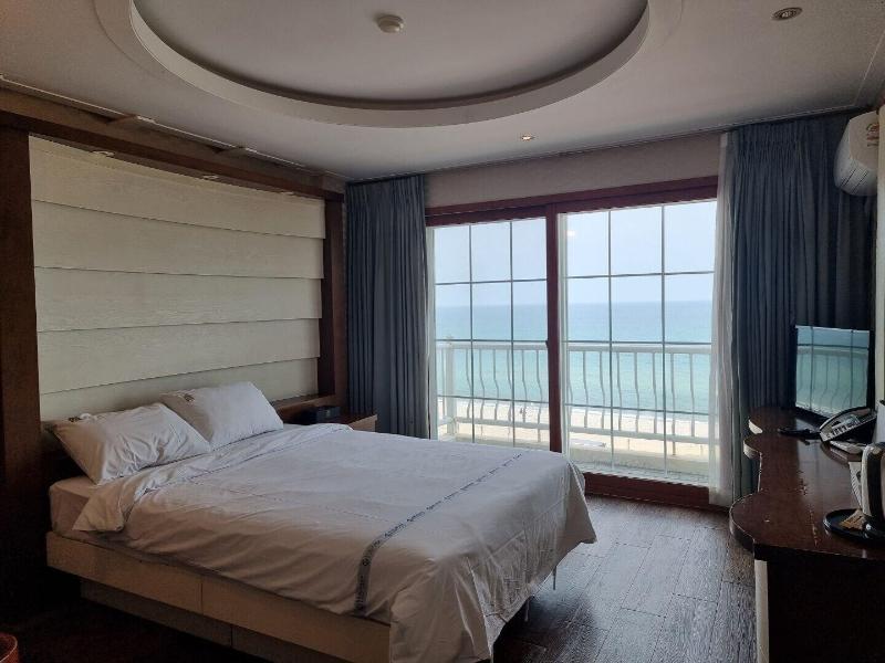 Benikea Mountain And Sea Yangyang image