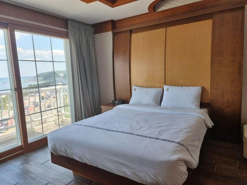 Benikea Mountain And Sea Yangyang image