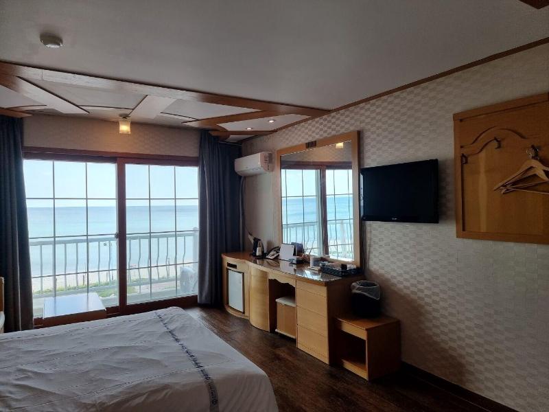 Benikea Mountain And Sea Yangyang image