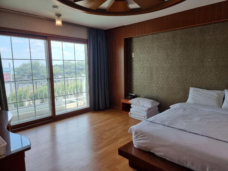 Benikea Mountain And Sea Yangyang image