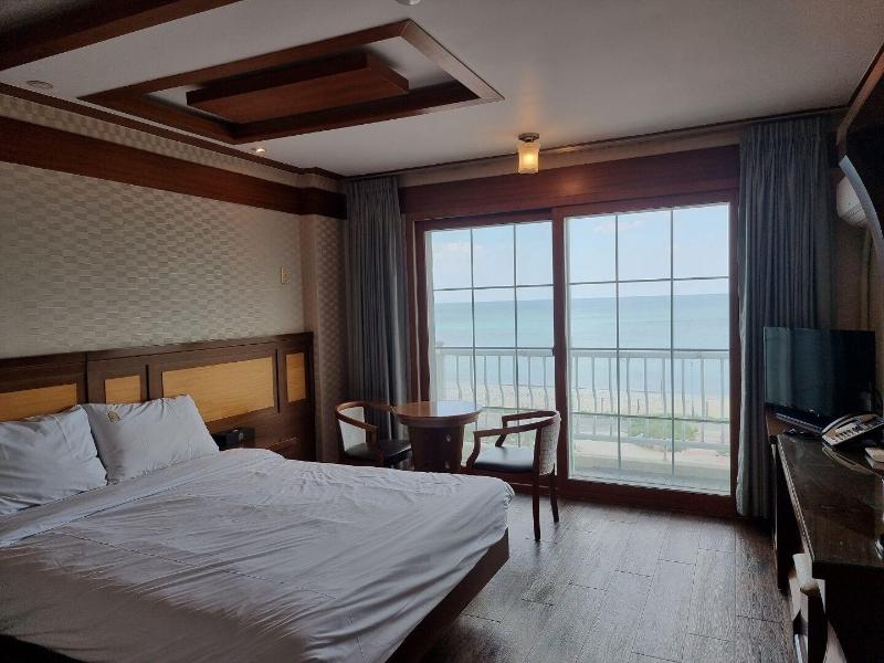 Benikea Mountain And Sea Yangyang image