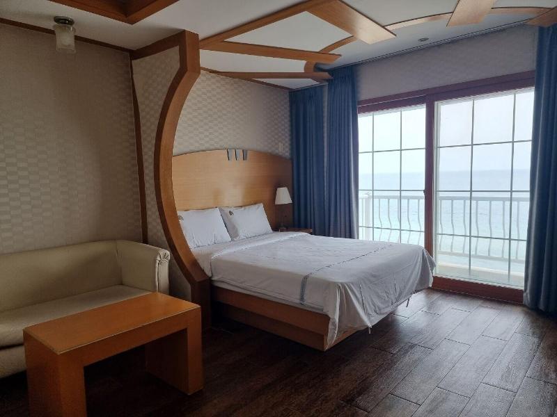 Benikea Mountain And Sea Yangyang image