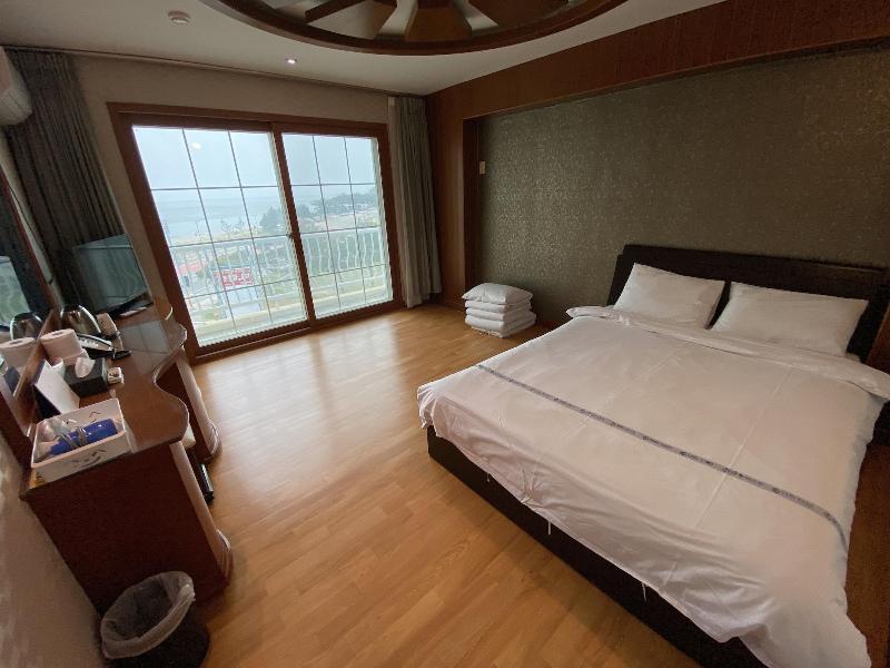 Benikea Mountain And Sea Yangyang image