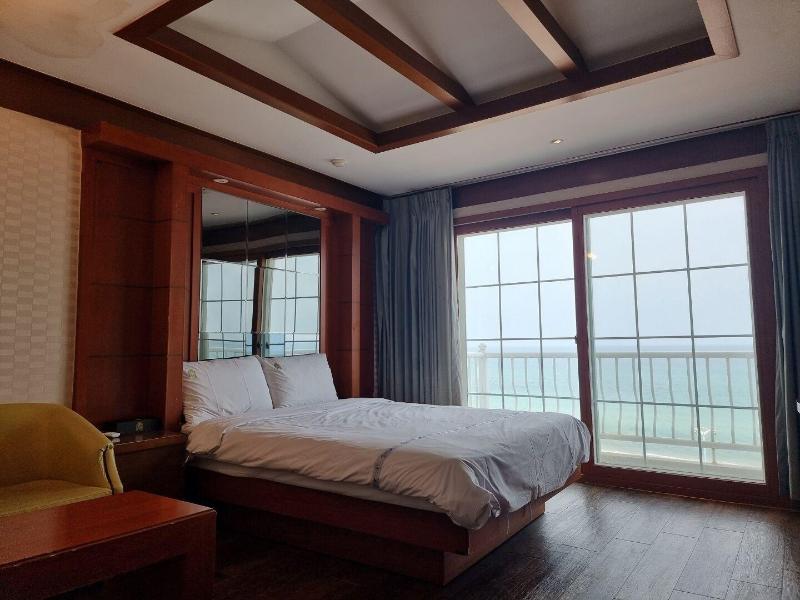 Benikea Mountain And Sea Yangyang image