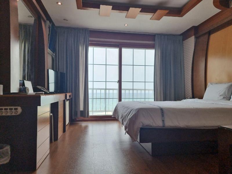 Benikea Mountain And Sea Yangyang image