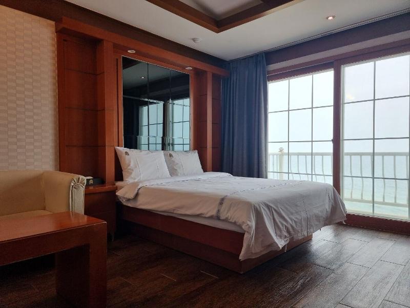 Benikea Mountain And Sea Yangyang image