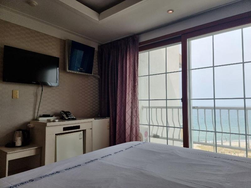 Benikea Mountain And Sea Yangyang image